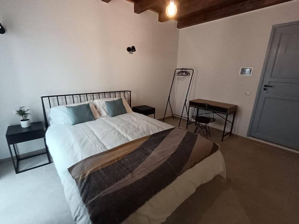 Postel nebo postele na pokoji v ubytování PEACE ROOMS