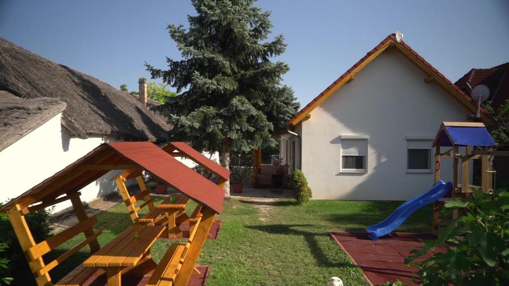 Zahrada ubytování Friends & Family Apartmanok Velence
