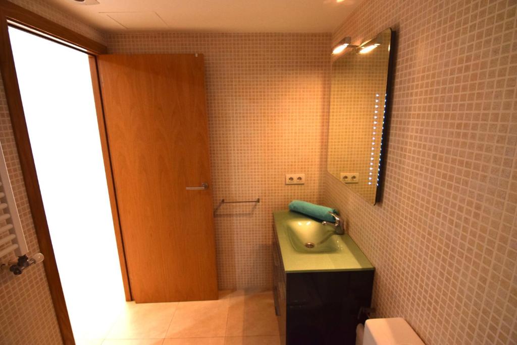 Kúpeľňa v ubytovaní Apartamento con piscina y vistas al mar ref 154