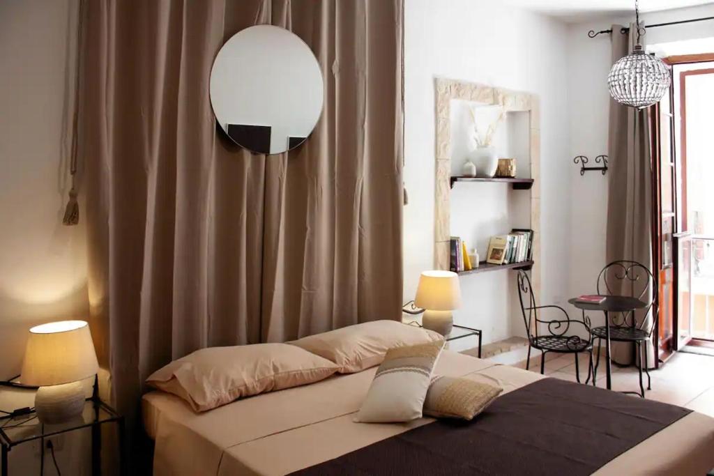 Castello's Rooms a Cagliari - Confortevoli Camere Centrali