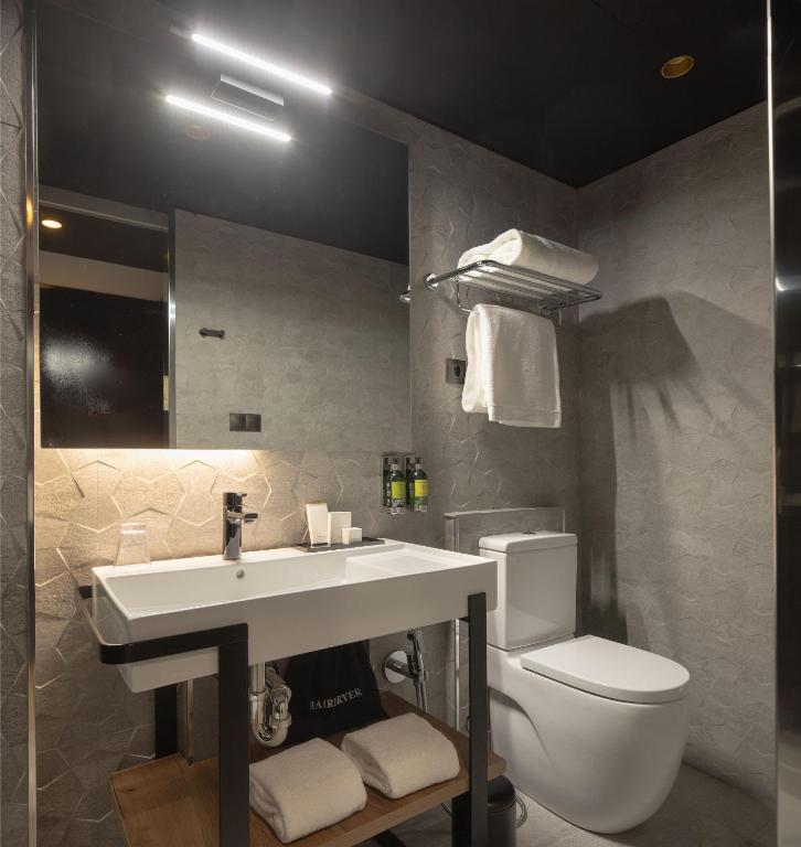 Koupelna v ubytování Hotel Tayko Bilbao