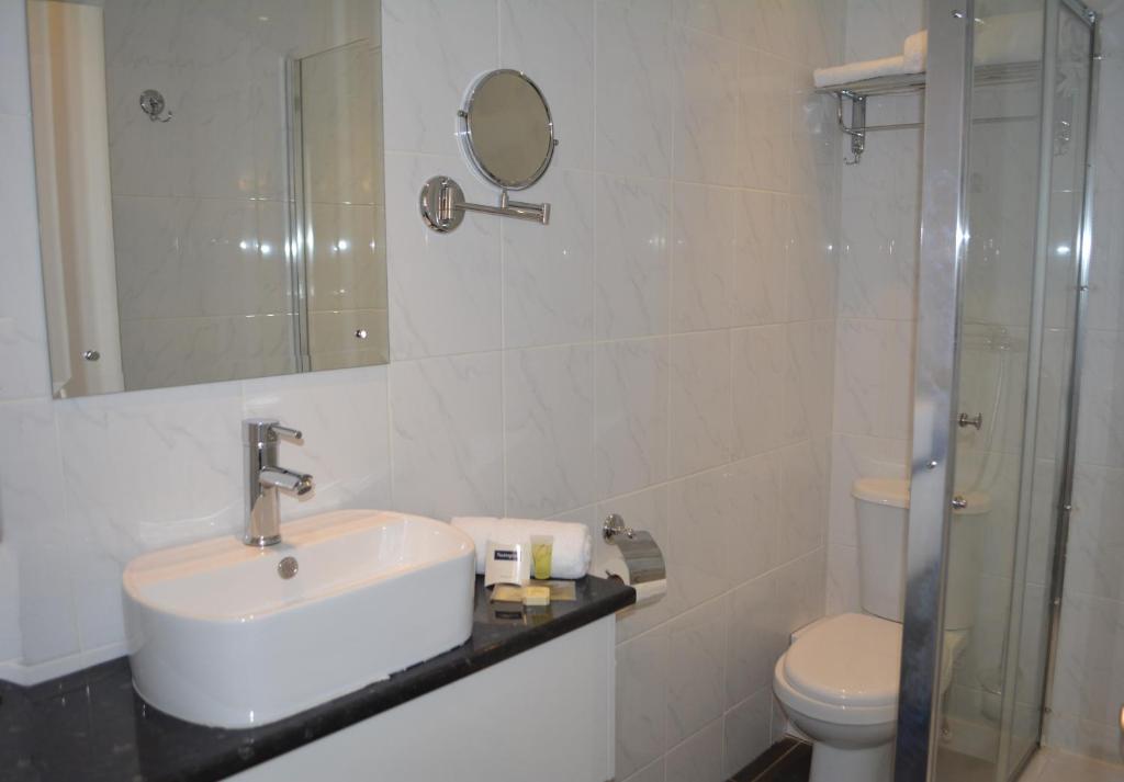 Four Saints Brig Y Don Hotel - Resim 18