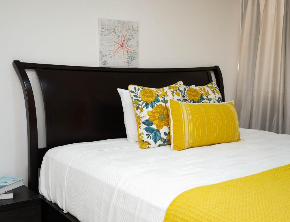 Postel nebo postele na pokoji v ubytování Onyx Luxury Hotel