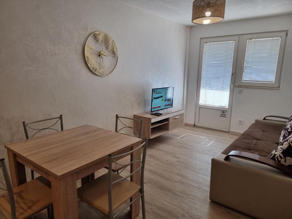 Apartments Vraneš Tivat - Apartment - Ground Floor