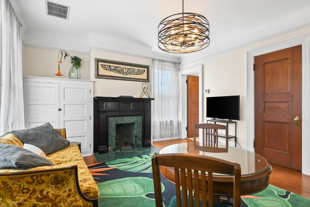 The Pasfield House photo