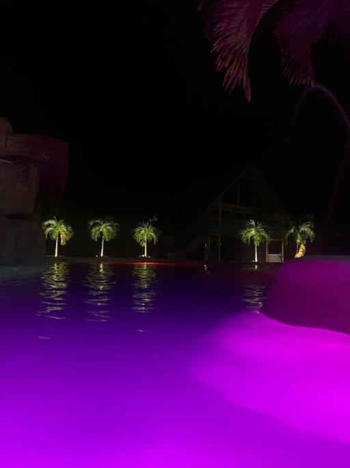 Bazén v ubytování COVEÑITAS Cabaña SOL amplia con Piscina tipo PLAYA, Máximo 34 Personas nebo v jeho okolí