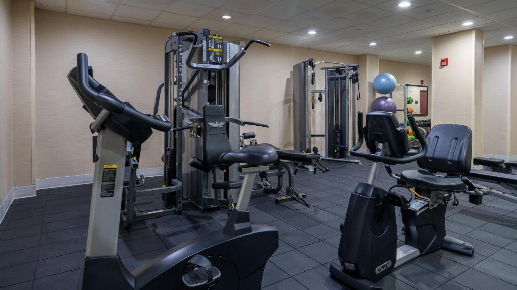 Fitness centrum a/nebo fitness zařízení v ubytování Fairfield Inn & Suites Parsippany