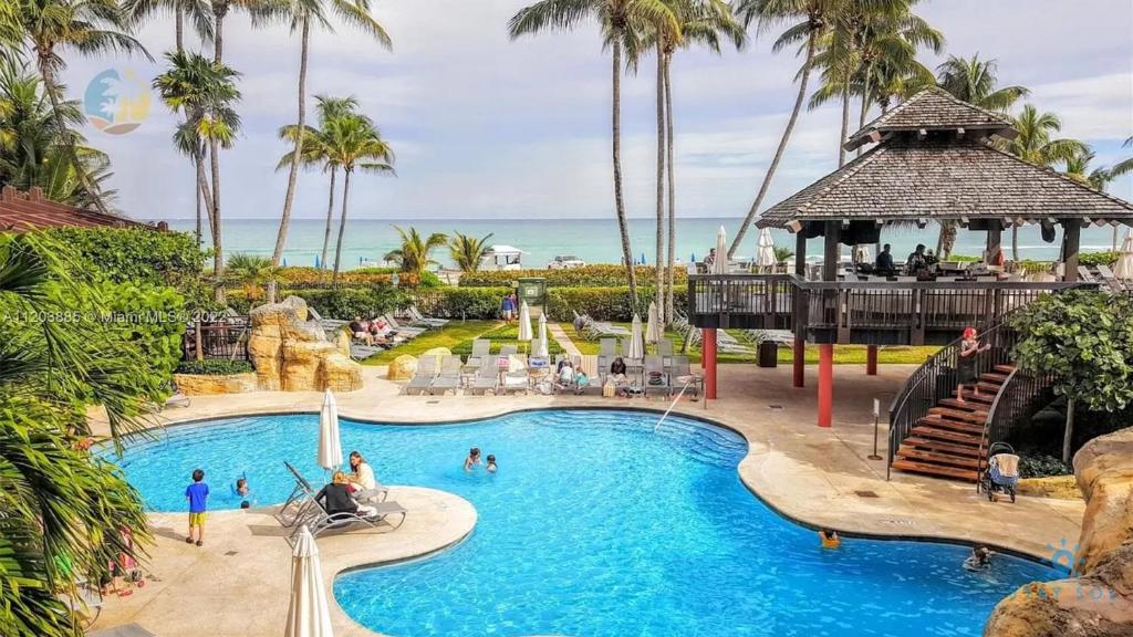 Image showcasing Spectacular Oceanview Apt Luxury Miami Getaway, Miami Beach (updated ...