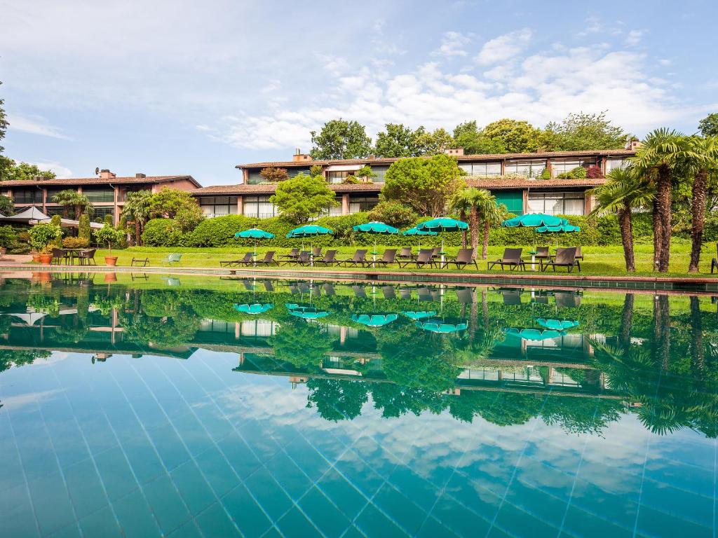Bazén v ubytování Park Hotel Principe nebo v jeho okolí