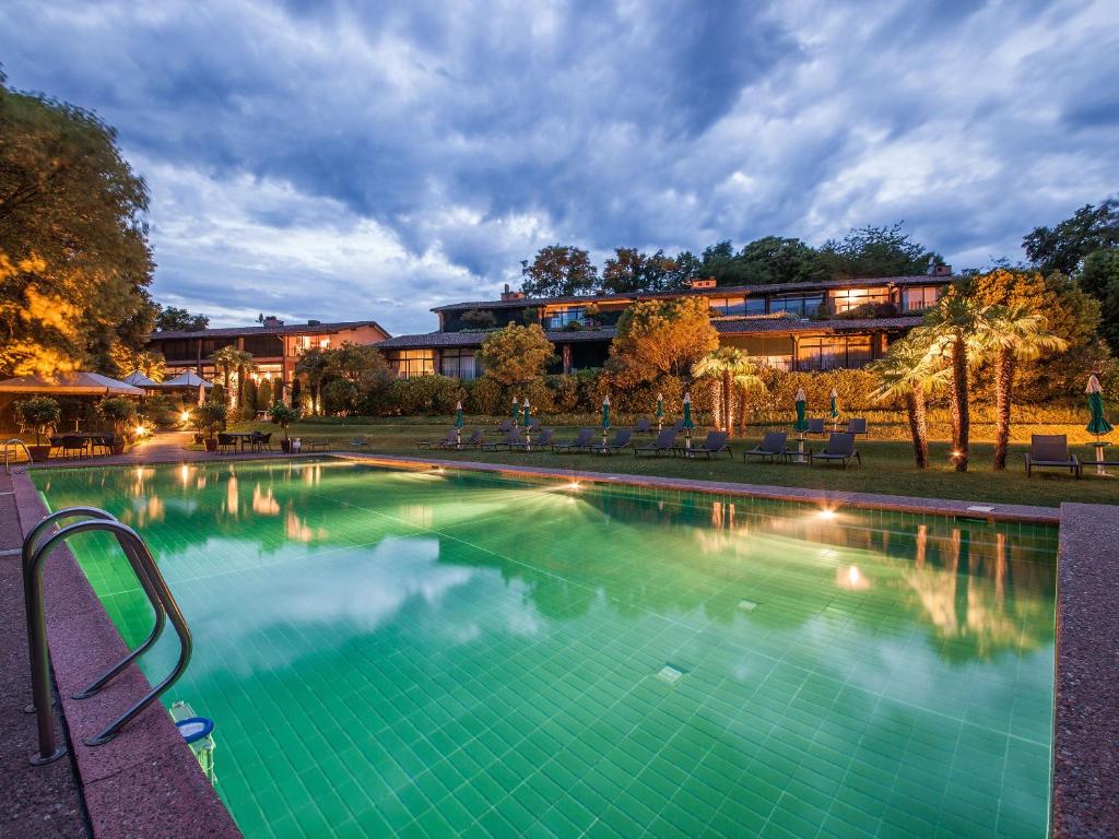 Bazén v ubytování Park Hotel Principe nebo v jeho okolí