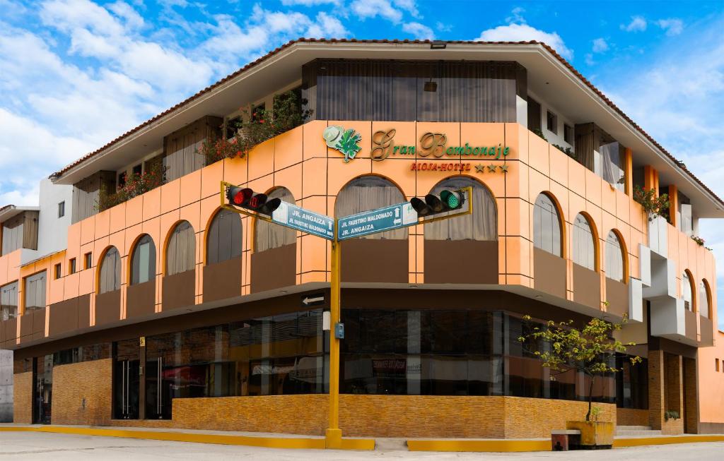 Gallery image of Hotel Bombonaje in Rioja