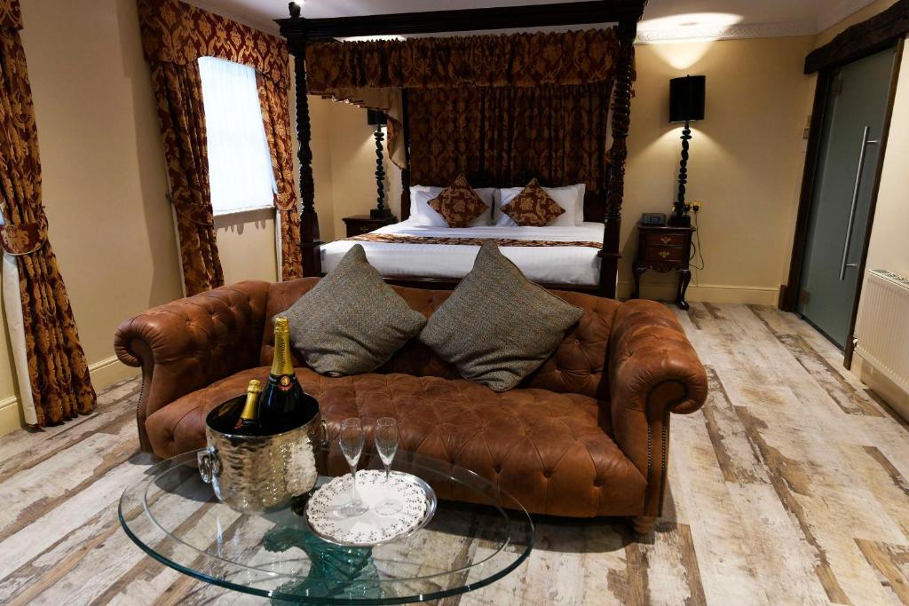Postel nebo postele na pokoji v ubytování Best Western Premier Doncaster Mount Pleasant Hotel