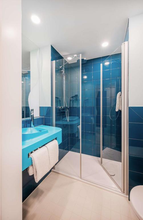 
Superior Design Room
