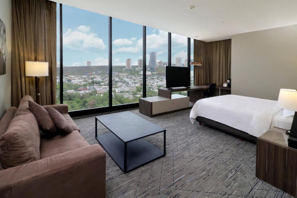 Holiday Inn Express & Suites Monterrey Valle by IHG photo