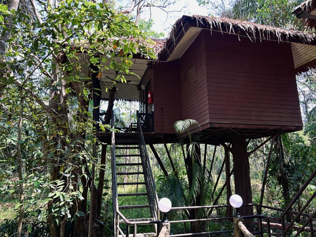 Khao Sok Paradise Resort - Standard Bungalow