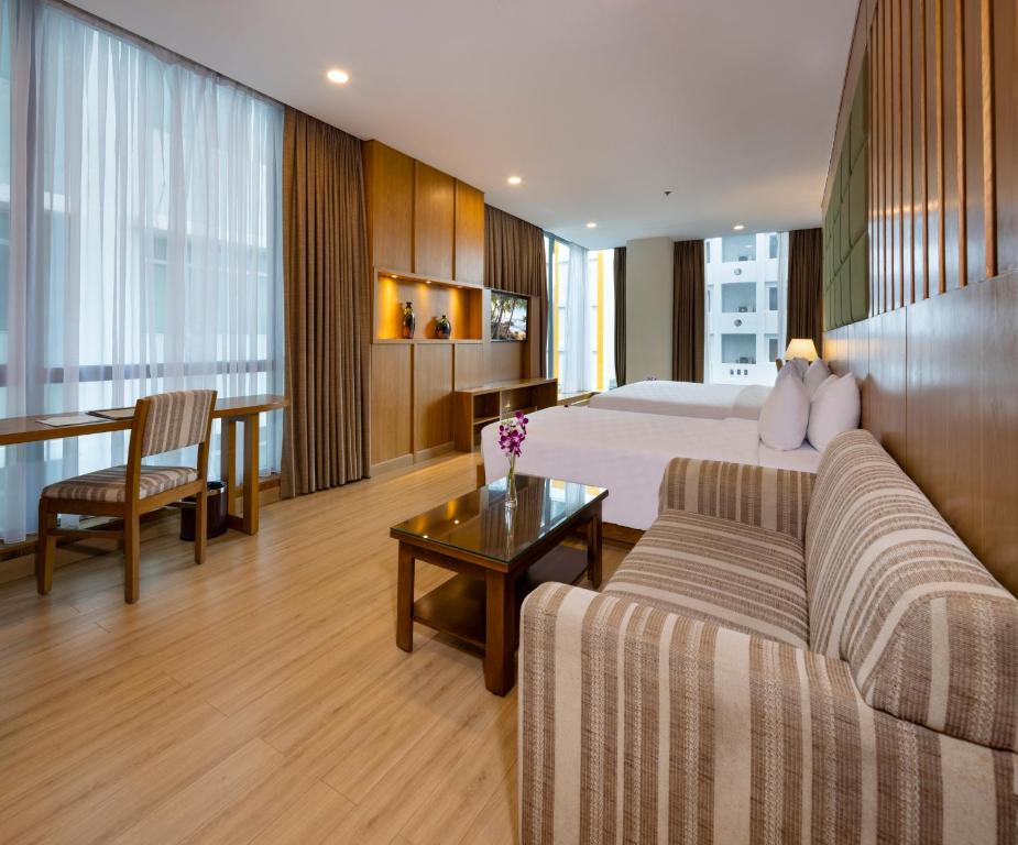 Suite Gia Đình 2 Người Nhìn Ra Thành Phố Với Trà Chiều Hằng Ngày