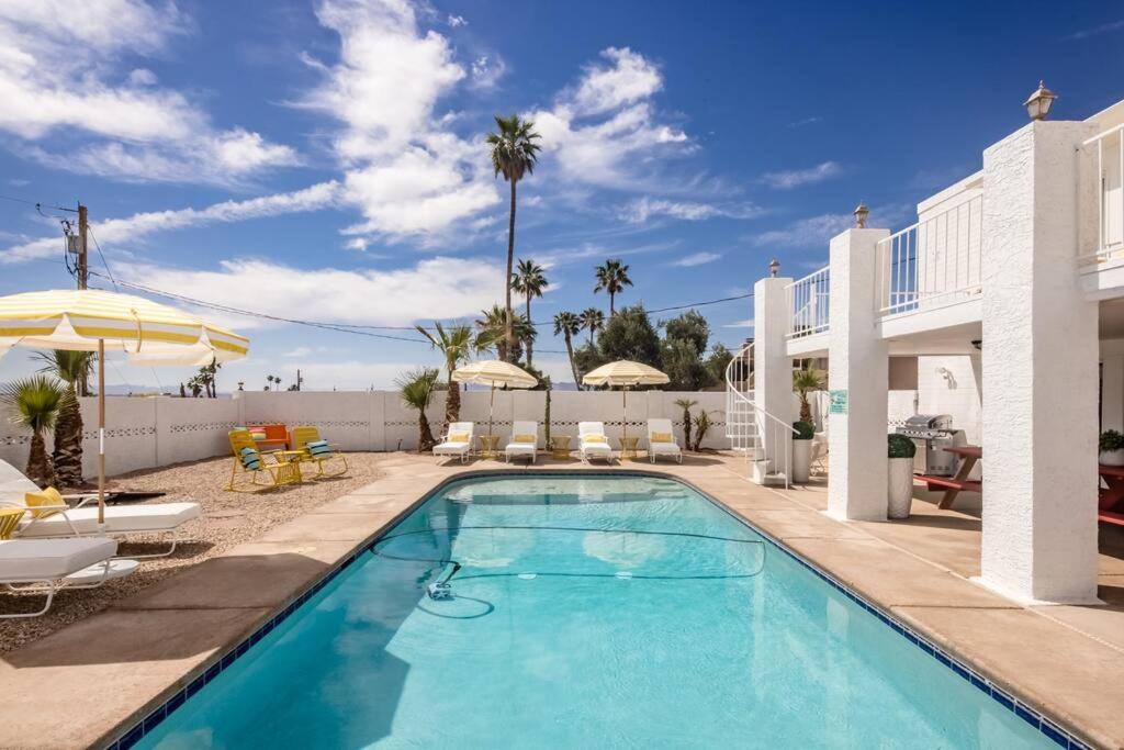 Πισίνα στο ή κοντά στο Bella Cactus - Palm Springs Vibes Pool & Spa