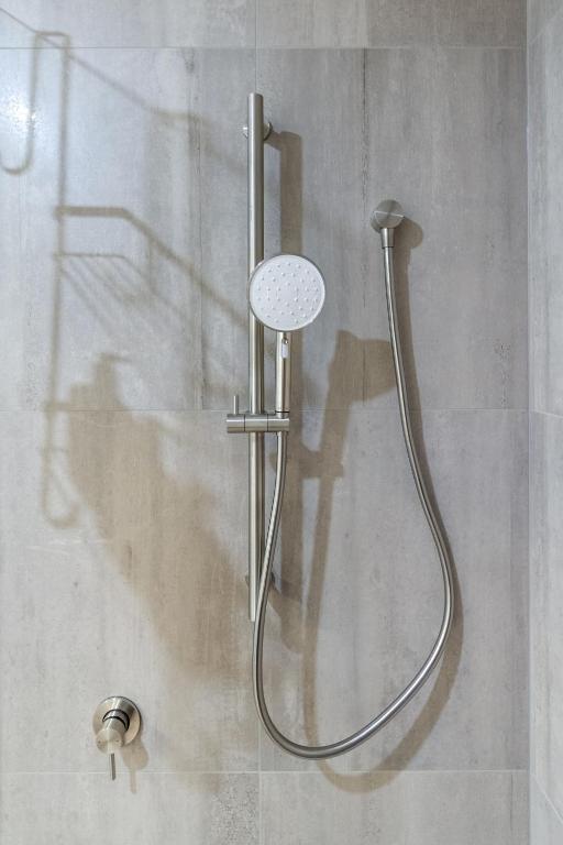 Unbeatable Central City Location 2 bed Single lvl - Resim 34