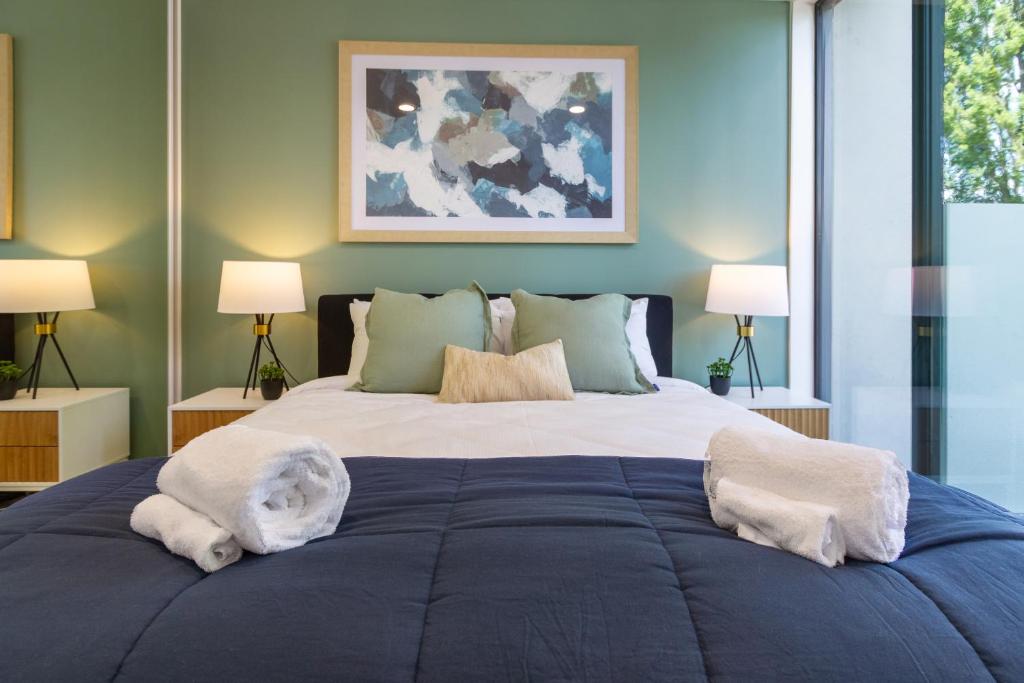 Unbeatable Central City Location 2 bed Single lvl - Resim 25