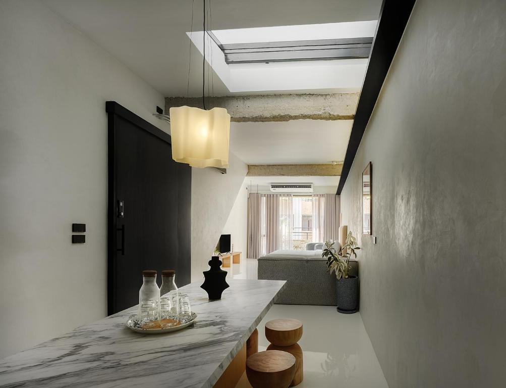 Stupid Stay - Resim 11