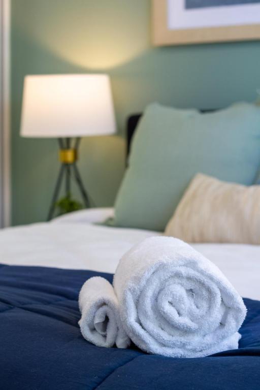 Unbeatable Central City Location 2 bed Single lvl - Resim 27