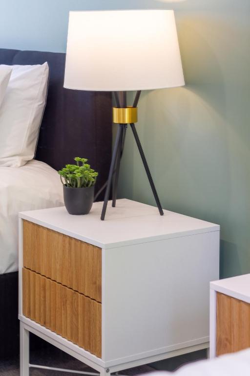 Unbeatable Central City Location 2 bed Single lvl - Resim 26