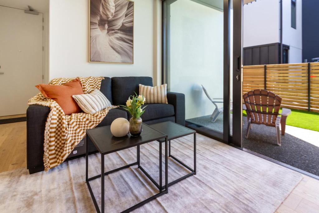 Unbeatable Central City Location 2 bed Single lvl - Resim 9