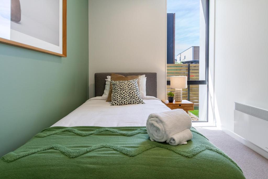 Unbeatable Central City Location 2 bed Single lvl - Resim 32