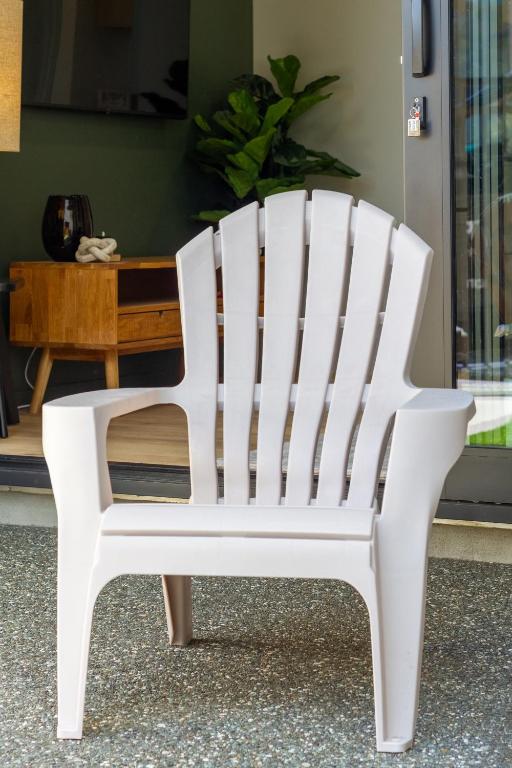 Unbeatable Central City Location 2 bed Single lvl - Resim 13