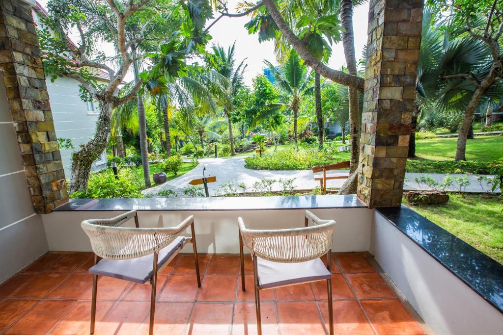 Hoa Binh PQ Resort - by BAY LUXURY - Bungalow