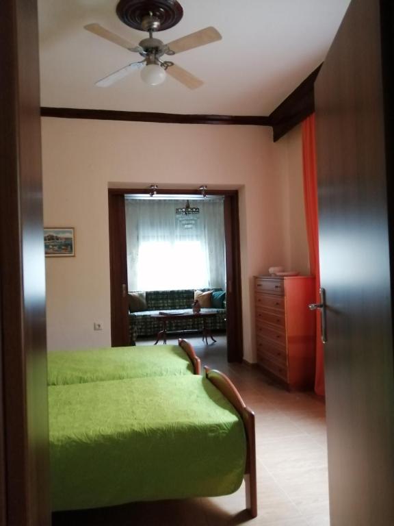 Postel nebo postele na pokoji v ubytování Filomeni's house