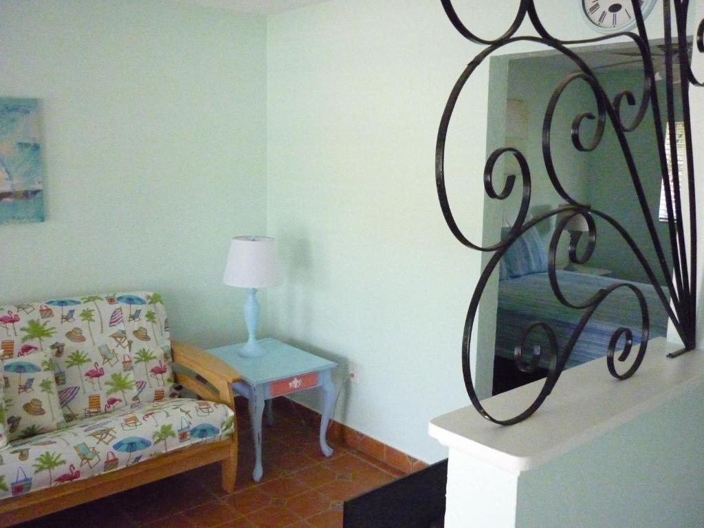 Posezení v ubytování Palm Court Motel