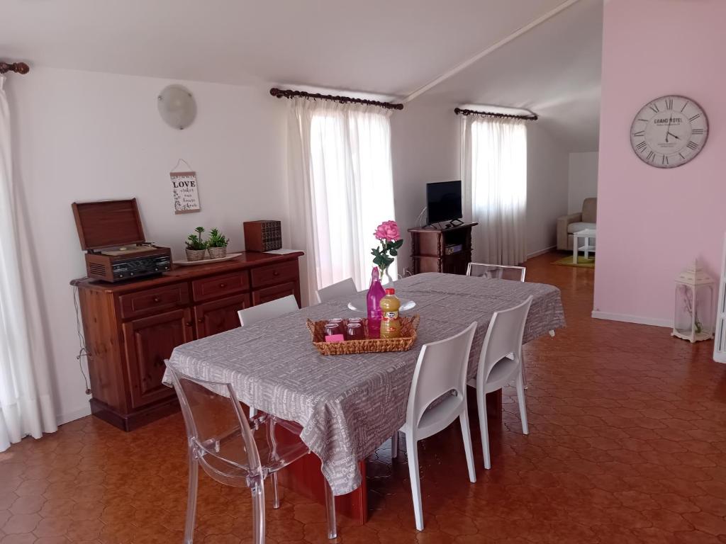 Kuchnia lub aneks kuchenny w obiekcie Garda City Home Family Apartments