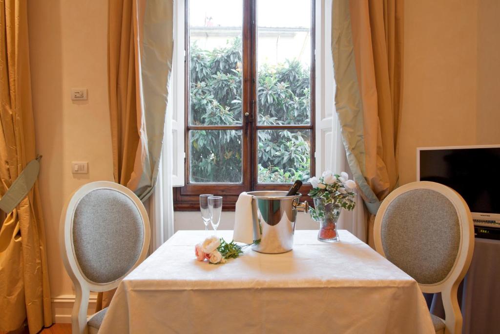 Serristori Palace Residence - Resim 21