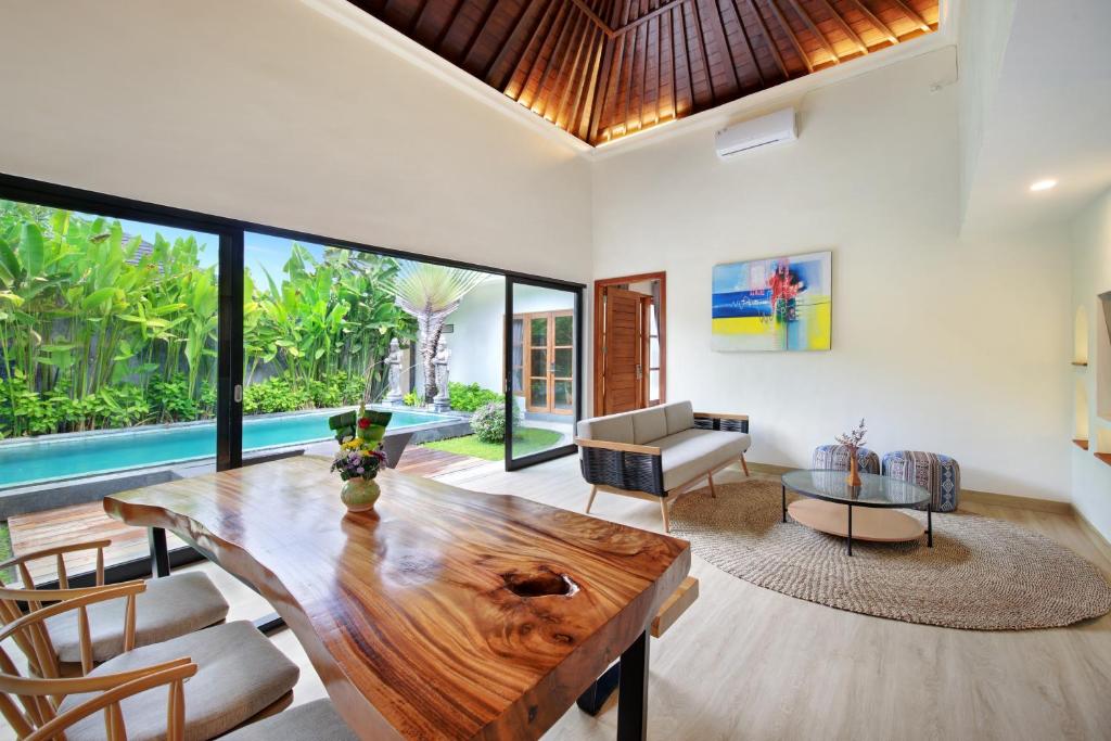 D'Sawah Villa Umalas - New - Three Bedroom With Private Pool Villa