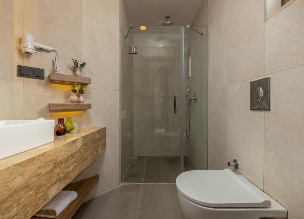 Ema Houses - Budget Double Room