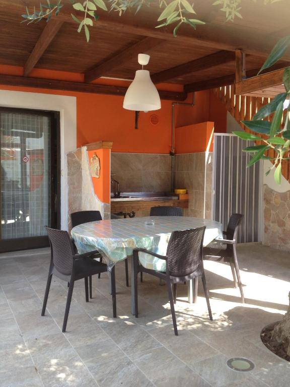 Villa Vacanze Paradiso - Oasi di Tranquillità con Piscina e Giardino a 10 min dal mare - 优越的两居室公寓