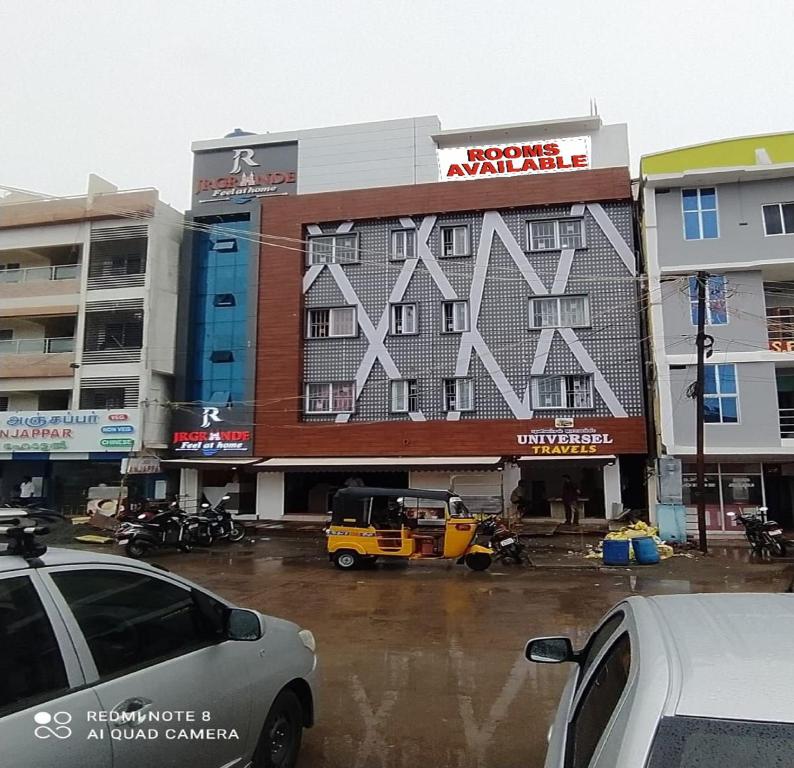 JR Grande - Housity