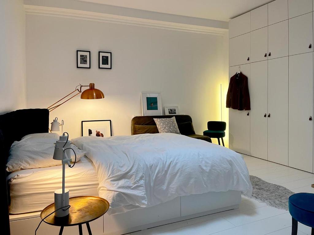 Tempat tidur dalam kamar di Maison Monoï séjour créatif avec activités, spa et services