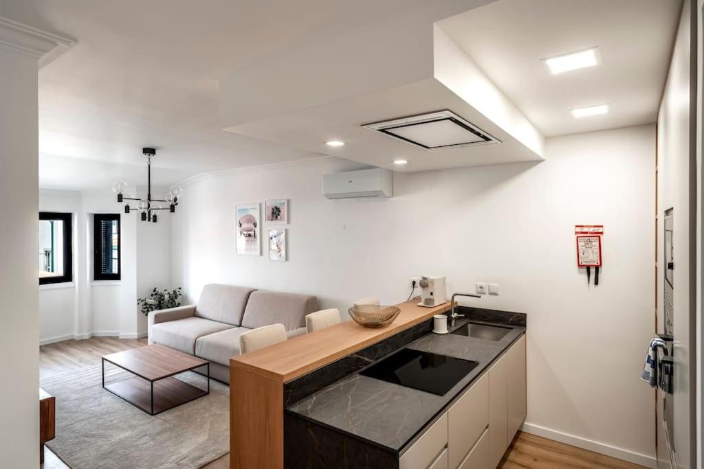 Ocean Breeze - T1 Apartment in Cascais by Lisbeyond