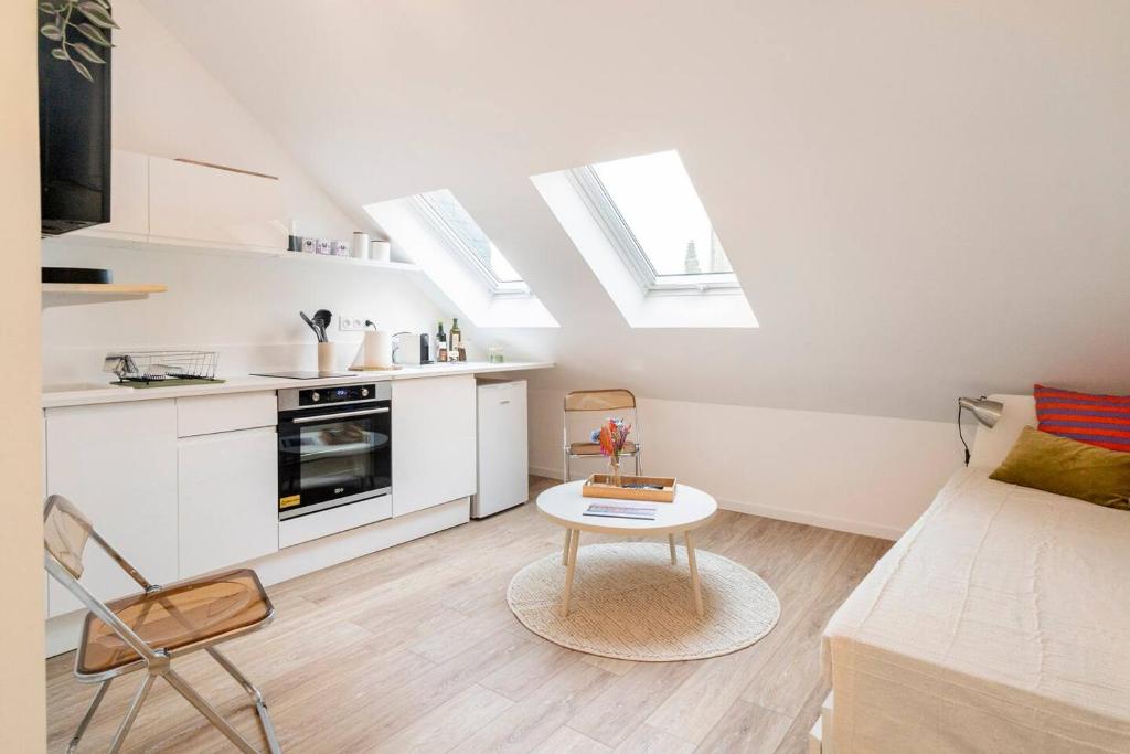 A cozinha ou cozinha compacta de L&#39;Oranger, Studio hyper centre