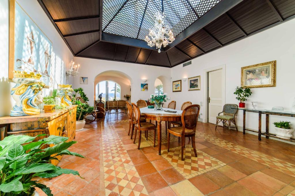 Гостиная зона в Starhost - Villa il Poggio Amalfi Coast with pool, garden and terrace
