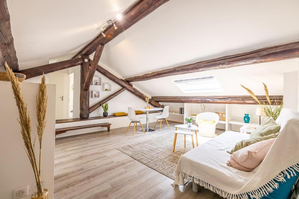 Photo de la galerie de l'établissement Le Cocoon, Beau T2 Sous les Toits, Centre Ville, à Montpellier