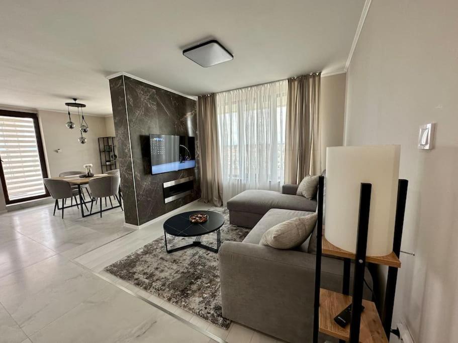 City Home Residence apartment