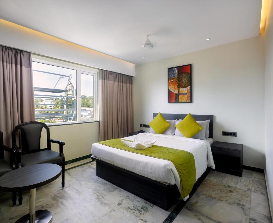 Ariya Nivaas A Vegetarian Hotel - 