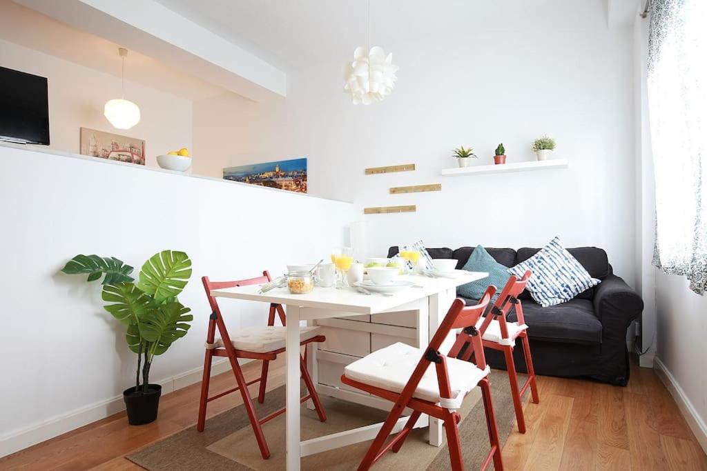 Nuevo estudio centro Sevilla. AC/WIFI Castellar 56