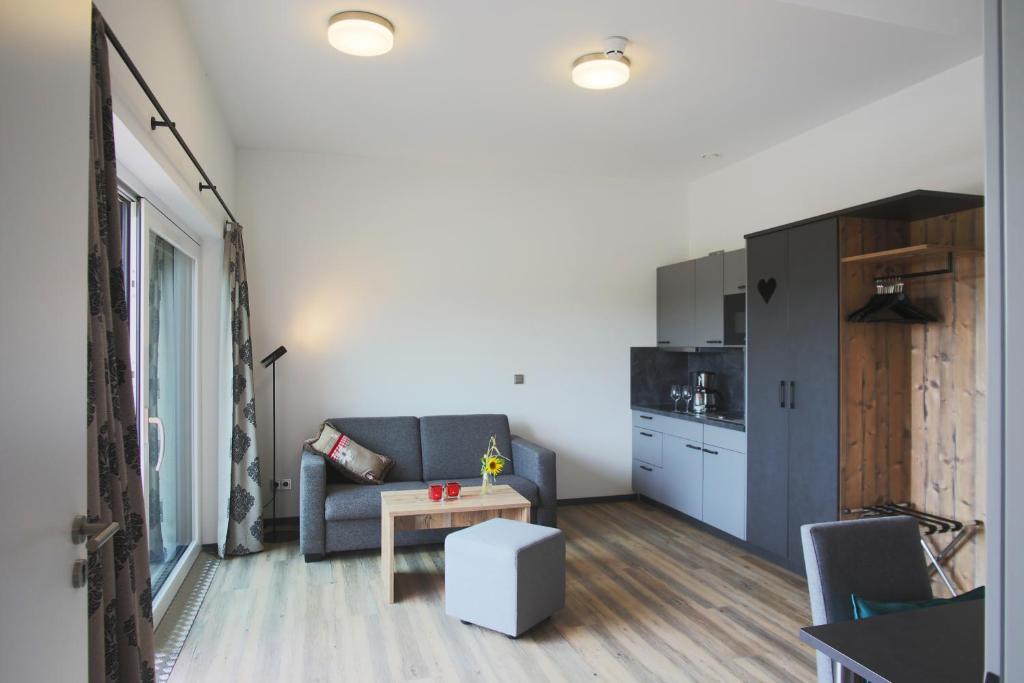 Kuchyň nebo kuchyňský kout v ubytování Hotel Grohnder Fährhaus
