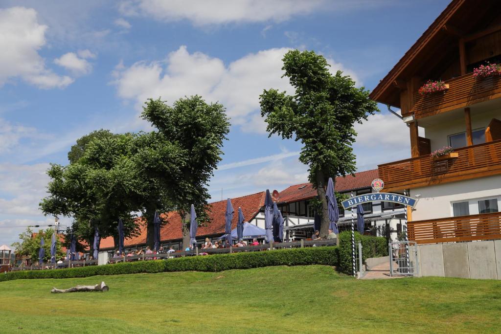 Zahrada ubytování Hotel Grohnder Fährhaus