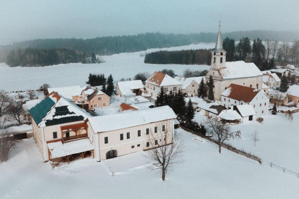 Penzion a hostinec Na Návsi v zimě