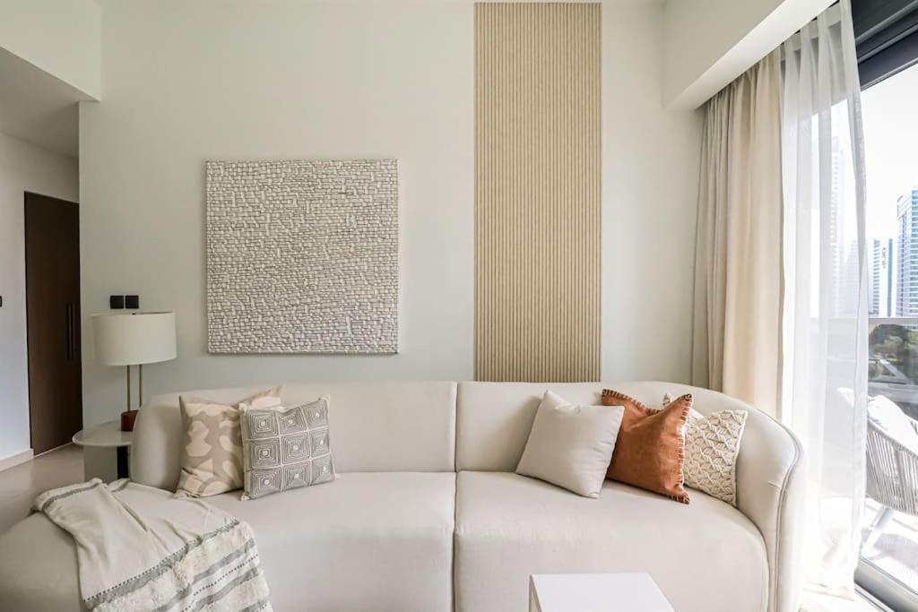 Posezení v ubytování HiGuests - Luxury Living One Bedroom in Downtown Dubai